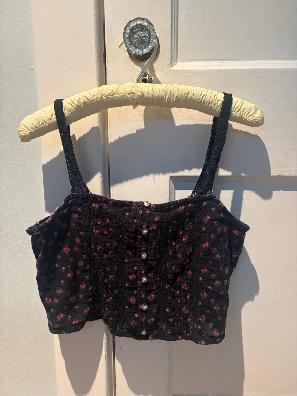 American Eagle Outfitters Black Cropped Button-Front Floral Tank